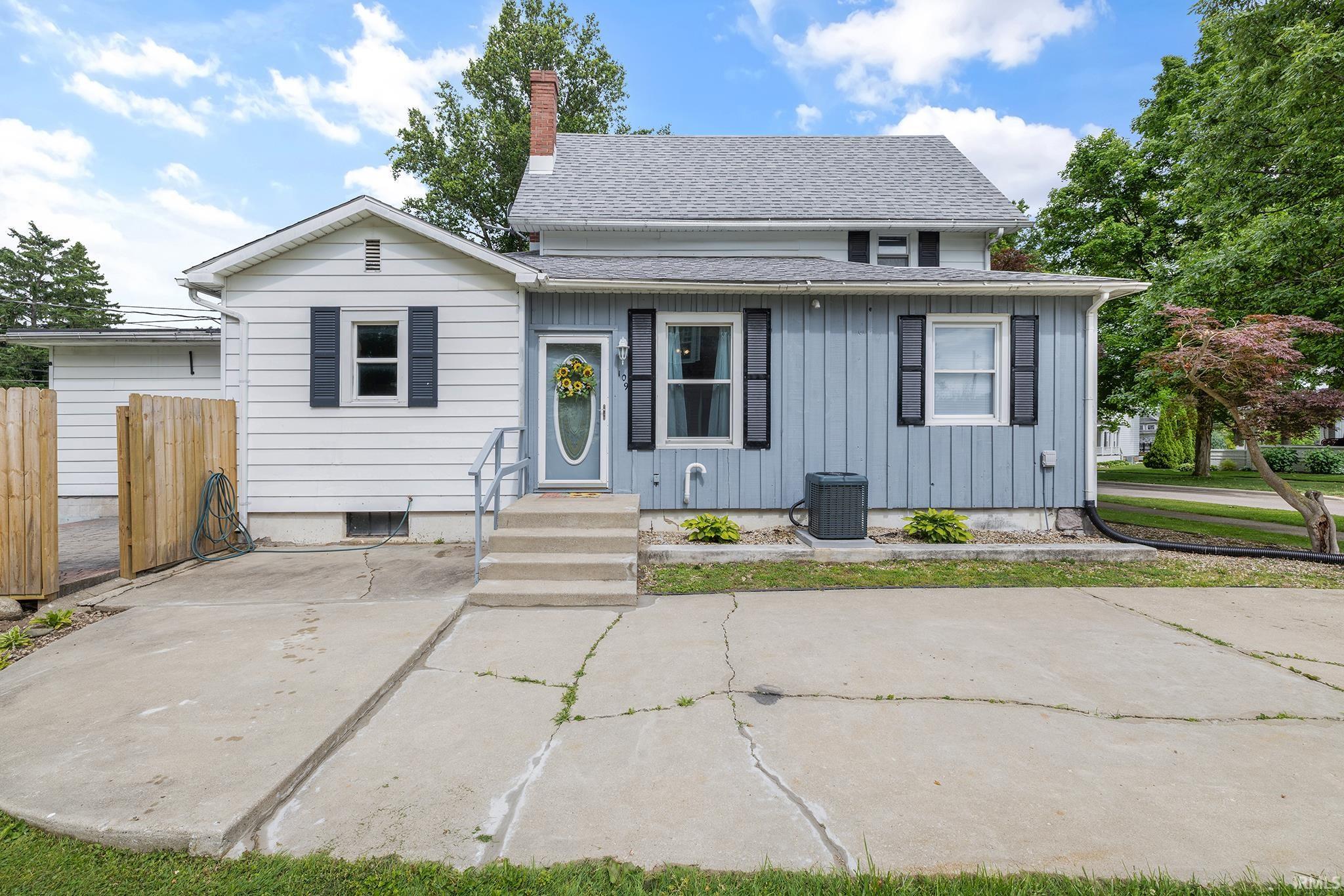 109 E Wabash Avenue Wakarusa IN 46573