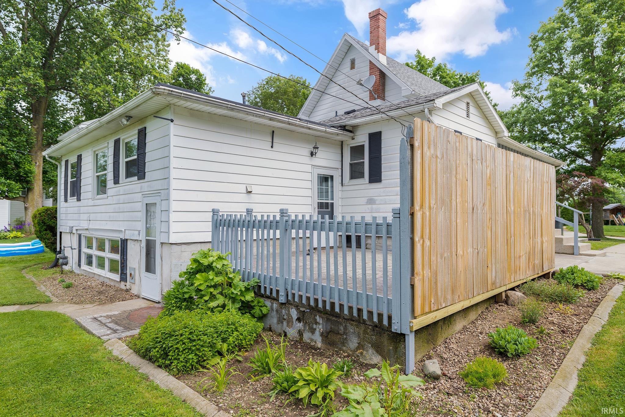 109 E Wabash Avenue Wakarusa IN 46573