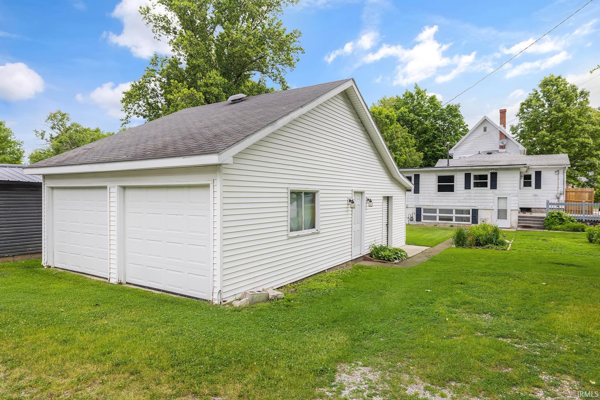 109 E Wabash Avenue Wakarusa IN 46573