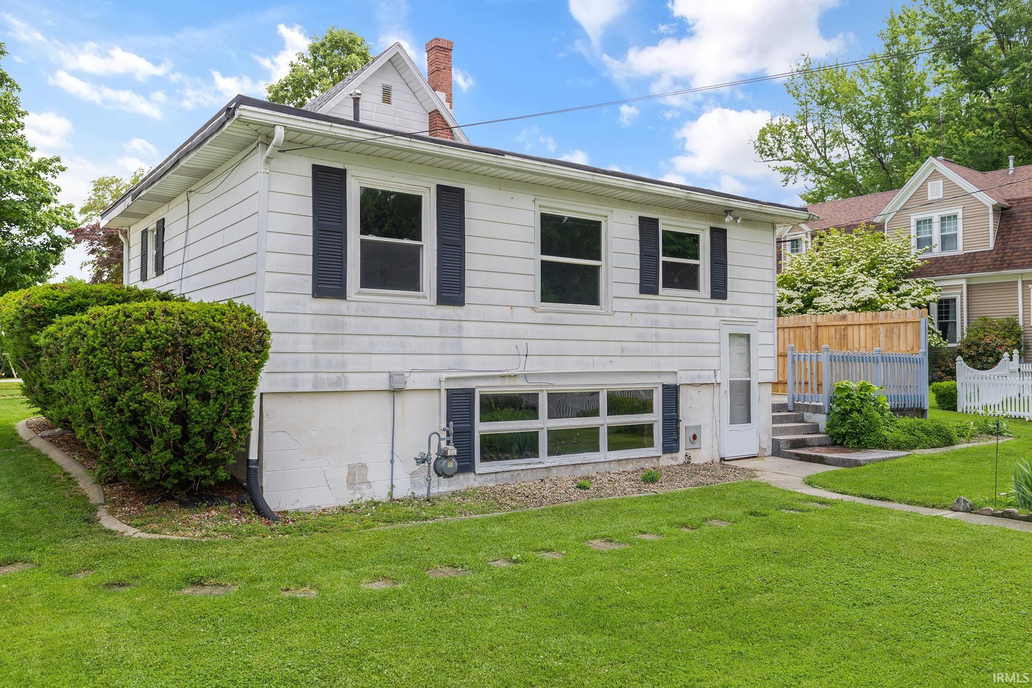 109 E Wabash Avenue Wakarusa IN 46573