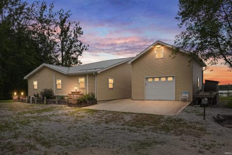 274 W Waldron Lake Drive Wawaka IN 46794