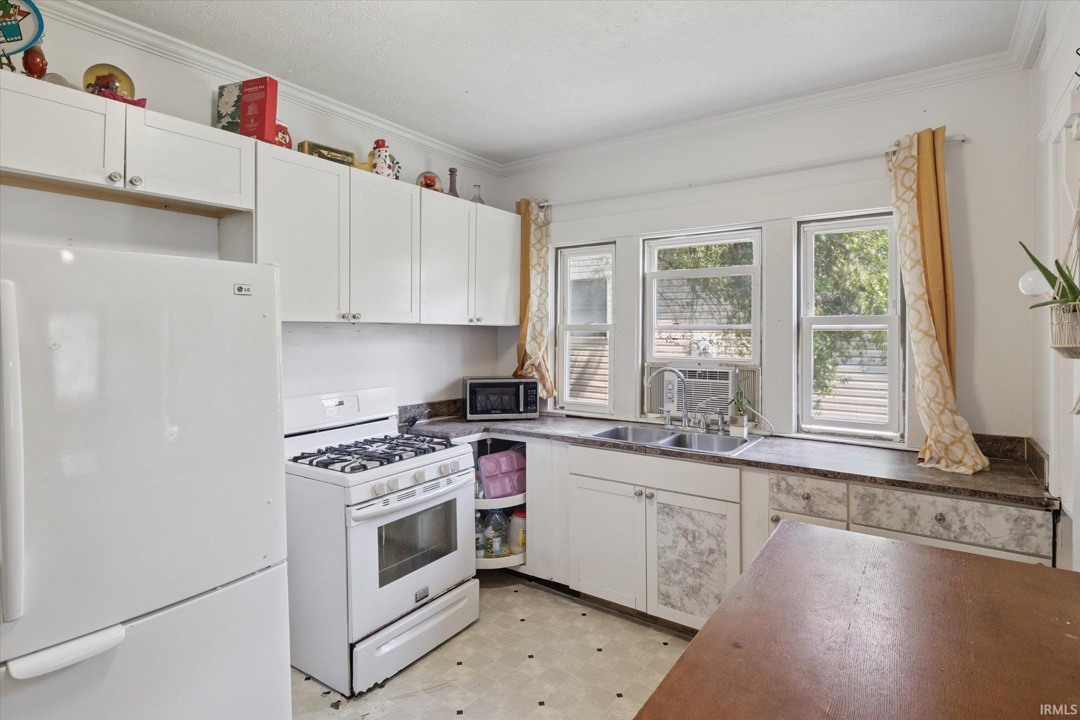 714 W Blaine Avenue Elkhart IN 46516
