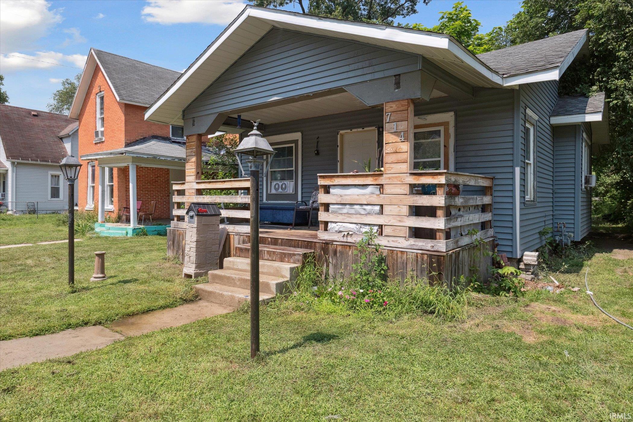 714 W Blaine Avenue Elkhart IN 46516