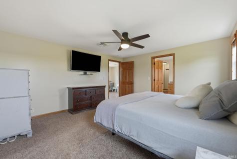 6231 E 600 Gas City IN 46933