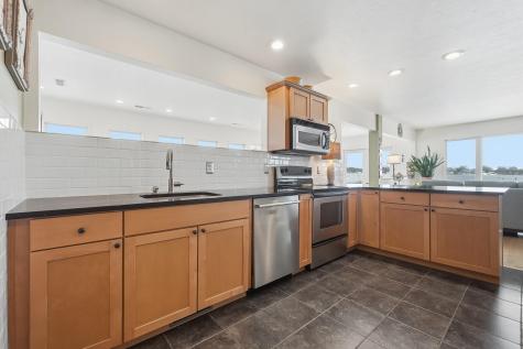 4665 S 895 E Wolcottville IN 46795