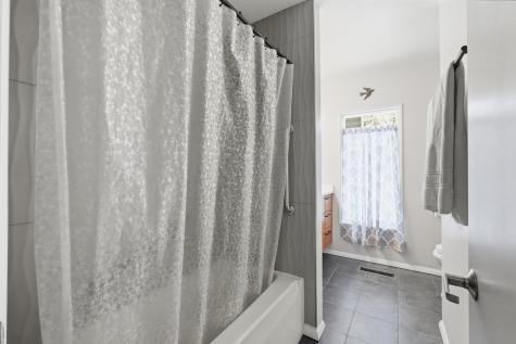 4665 S 895 E Wolcottville IN 46795