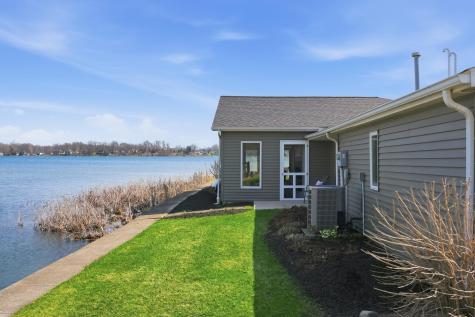 4665 S 895 E Wolcottville IN 46795