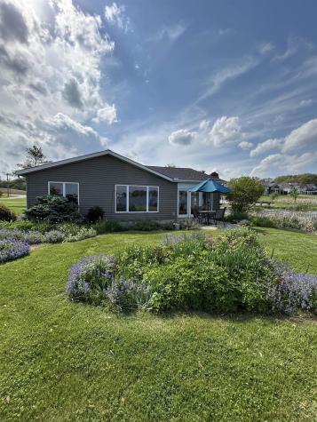 4665 S 895 E Wolcottville IN 46795