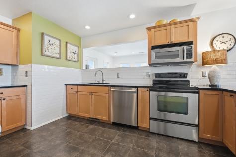 4665 S 895 E Wolcottville IN 46795