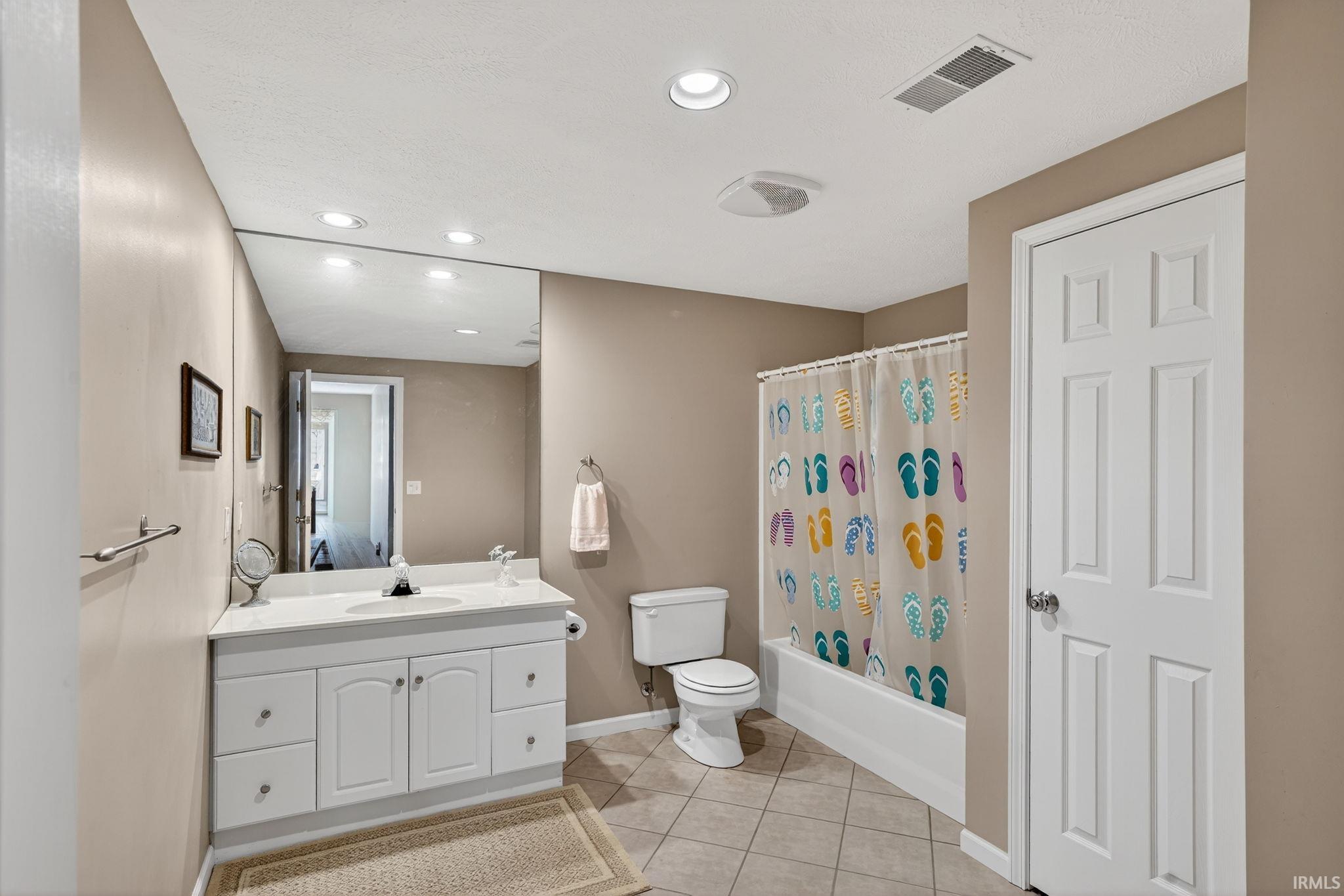 51263 Leeward Point Granger IN 46530