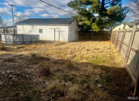 620 W 3rd Street Bicknell IN 47512