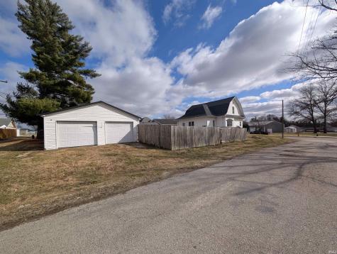 620 W 3rd Street Bicknell IN 47512