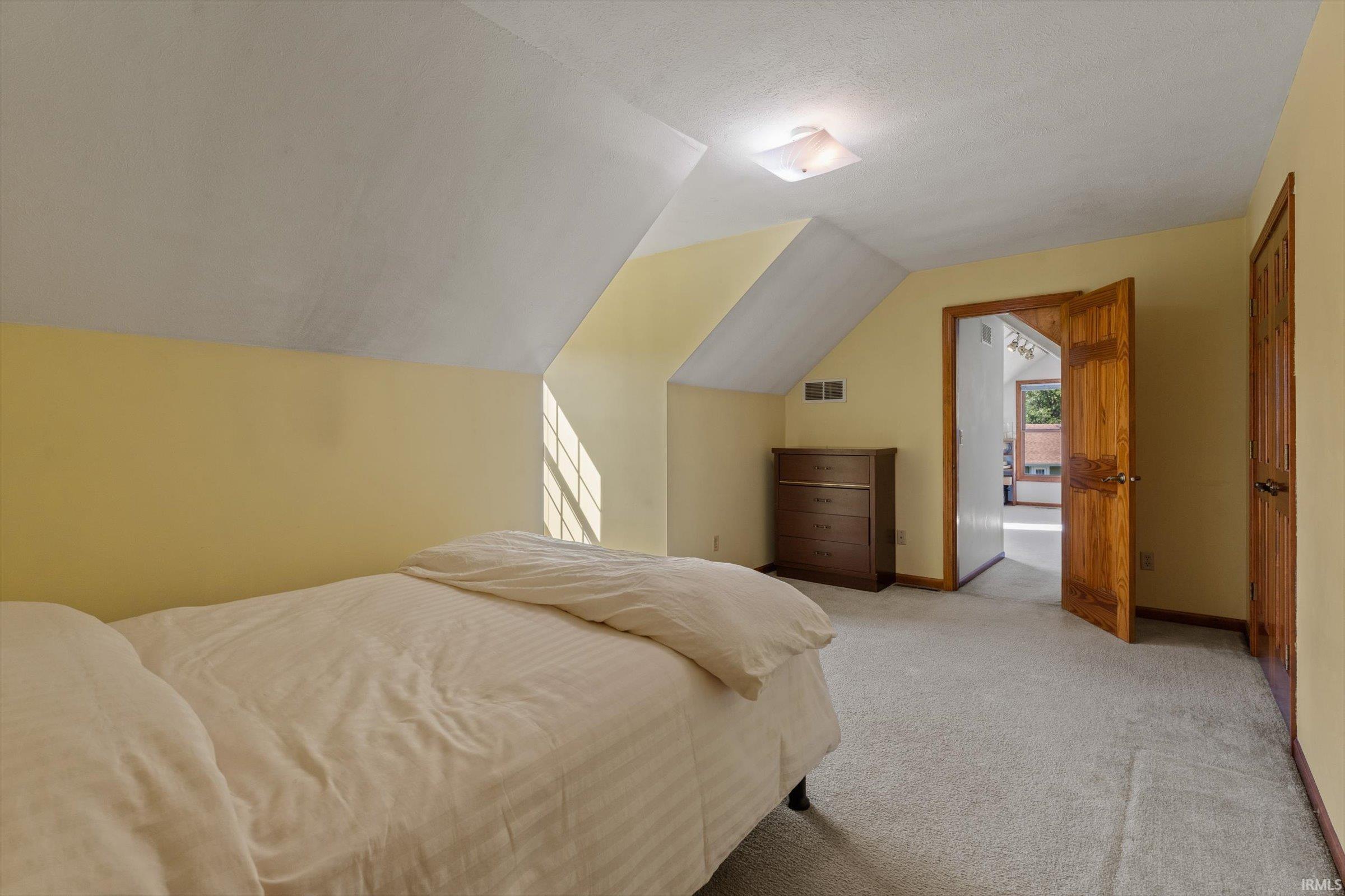 10538 E Brookston Drive Osceola IN 46561