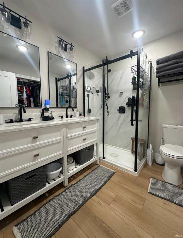 18 Lynwood Drive Washington IN 47501