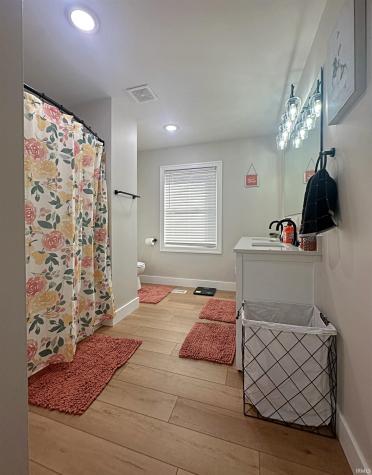 18 Lynwood Drive Washington IN 47501