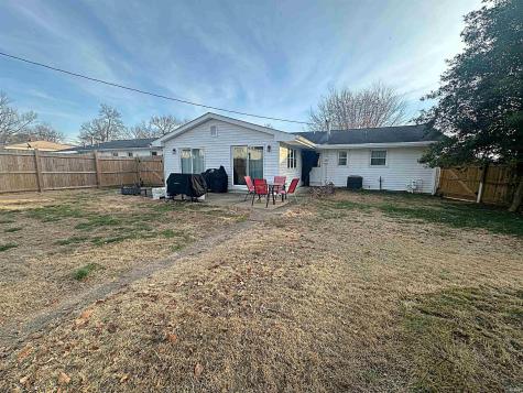 18 Lynwood Drive Washington IN 47501