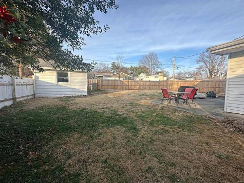 18 Lynwood Drive Washington IN 47501