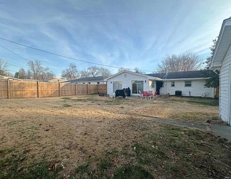 18 Lynwood Drive Washington IN 47501