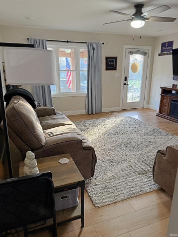 18 Lynwood Drive Washington IN 47501