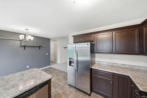 215 Station House Pass Garrett IN 46738
