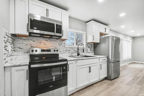 2105 S Taylor Street South Bend IN 46613