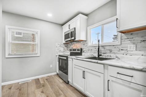 2105 S Taylor Street South Bend IN 46613