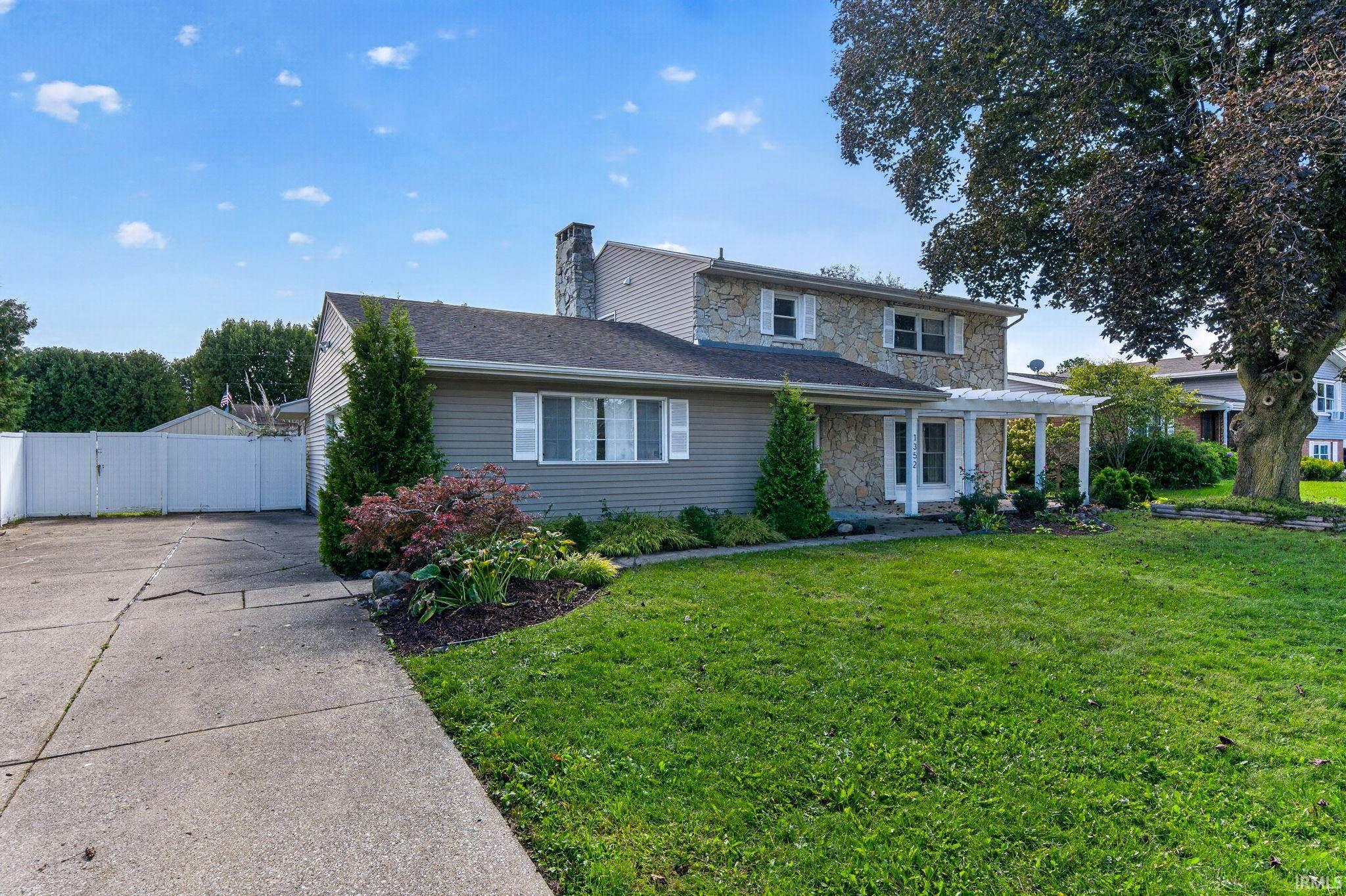 1352 Roelke Drive South Bend IN 46614