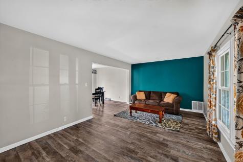 1352 Roelke Drive South Bend IN 46614