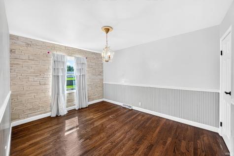 1352 Roelke Drive South Bend IN 46614