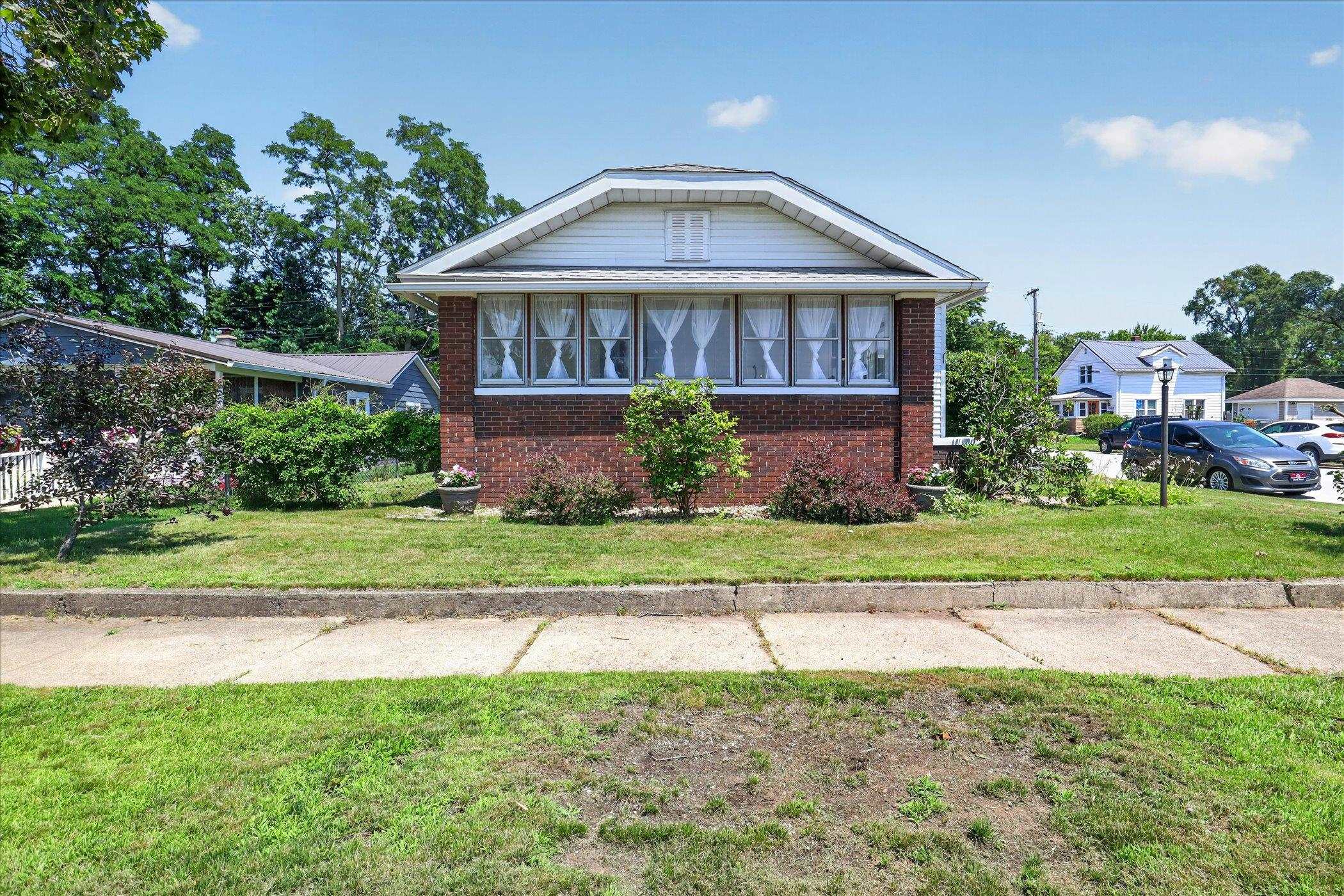 504 W Broadway Street Mishawaka IN 46545