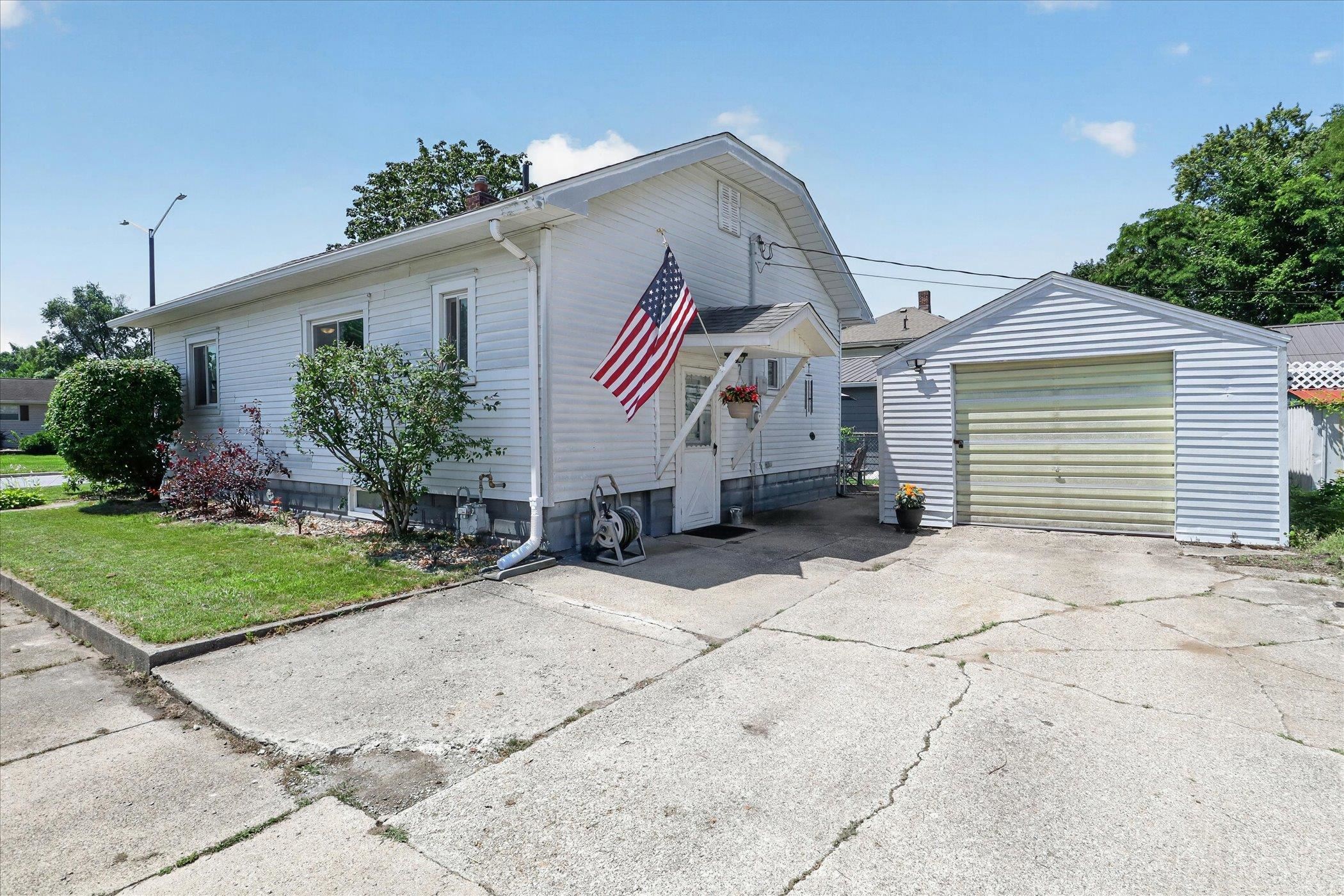 504 W Broadway Street Mishawaka IN 46545