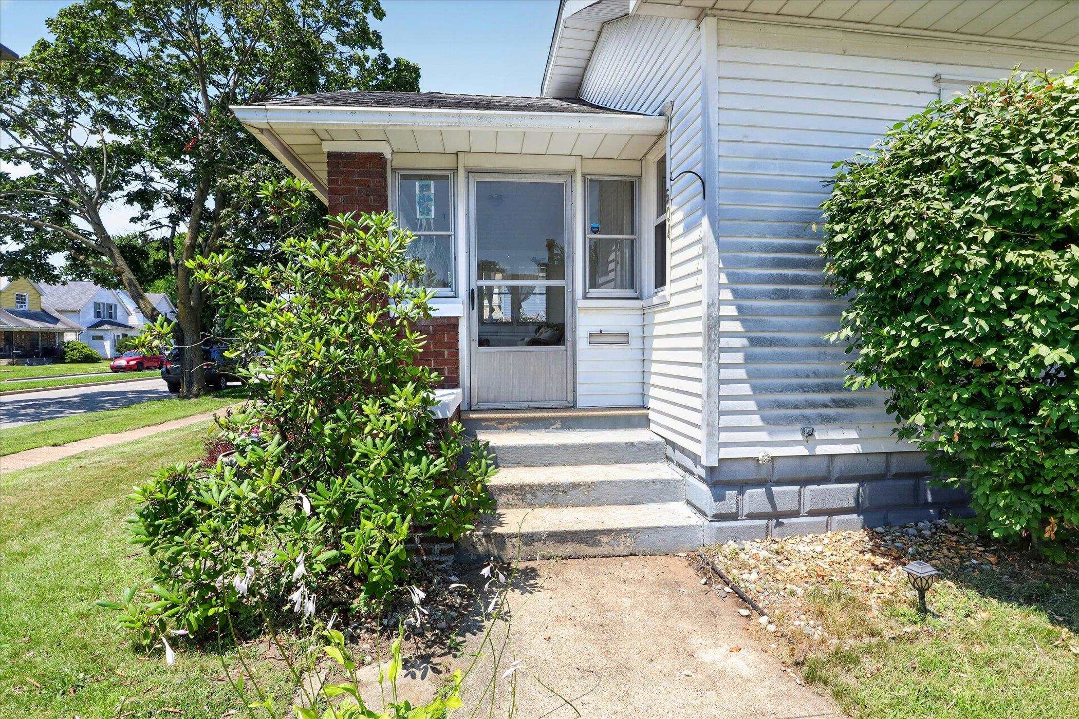 504 W Broadway Street Mishawaka IN 46545