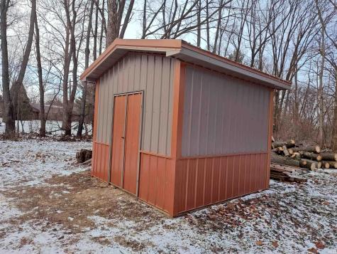 118 E Whipple Road Winamac IN 46996