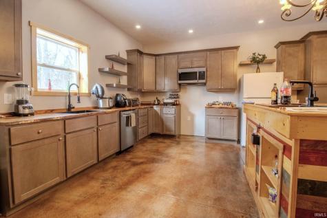 118 E Whipple Road Winamac IN 46996