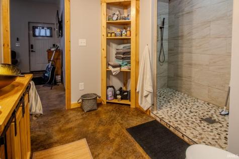 118 E Whipple Road Winamac IN 46996