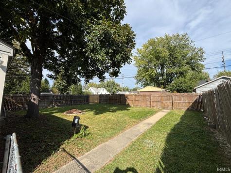 2202 S Pershing Drive Muncie IN 47302