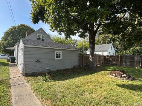 2202 S Pershing Drive Muncie IN 47302