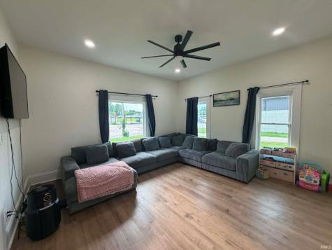 965 S 9th Street Mitchell IN 47446