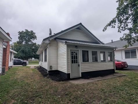 713 S 10 Street Vincennes IN 47591