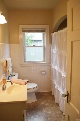 2154 E Gum Street Evansville IN 47714