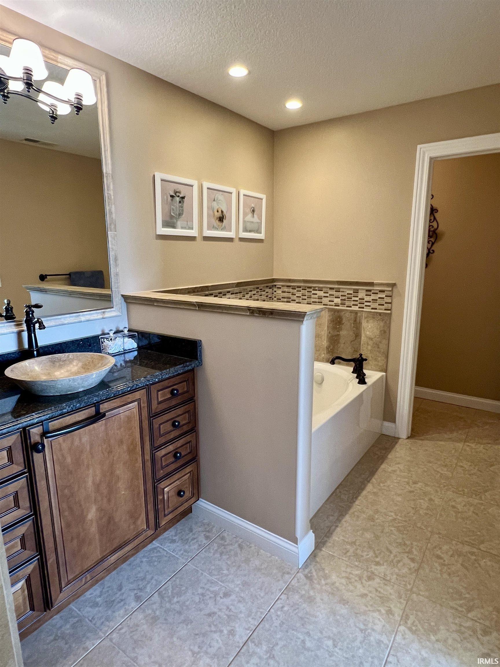 1620 Colonial Drive Rochester IN 46975