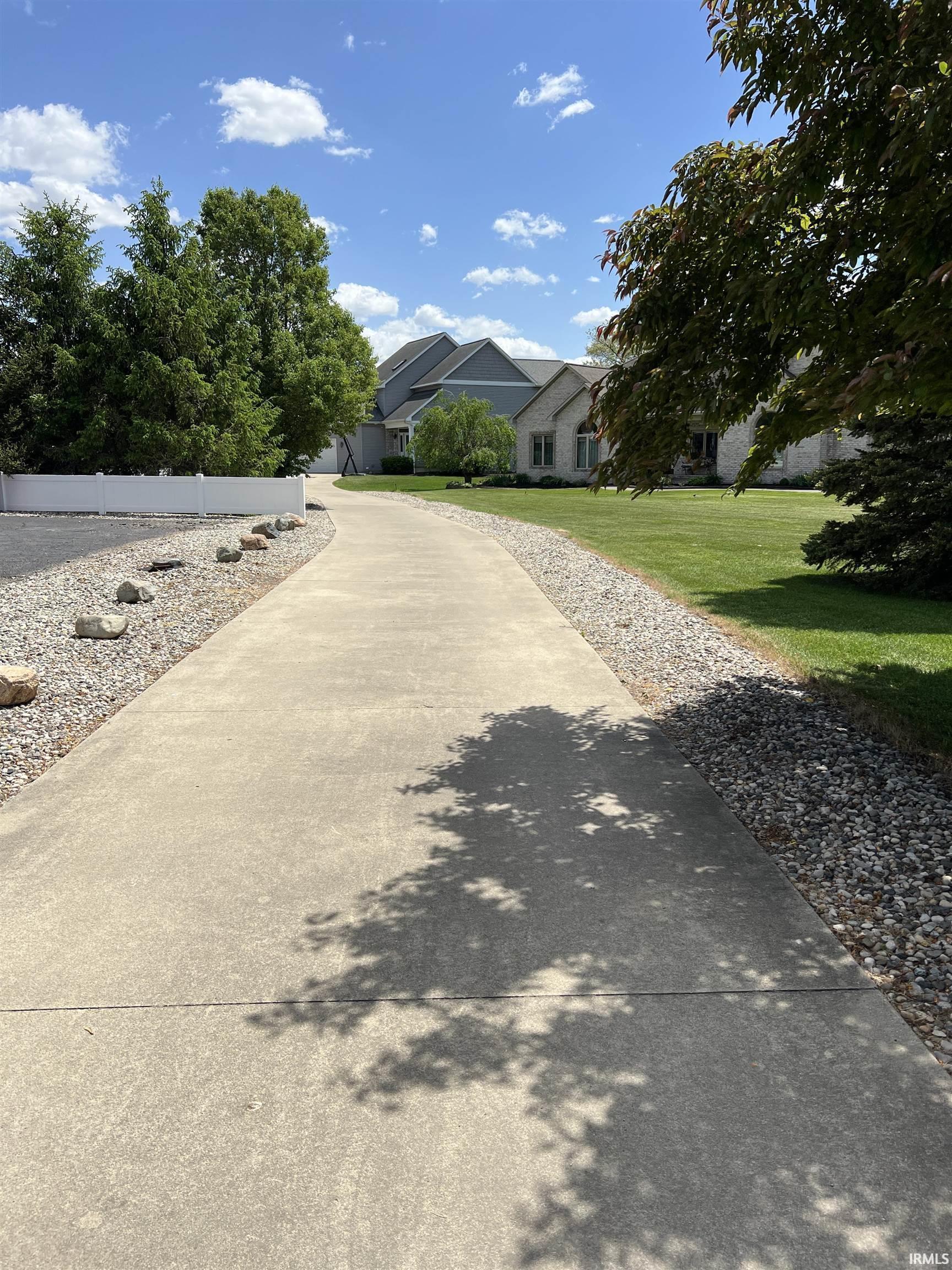 1620 Colonial Drive Rochester IN 46975