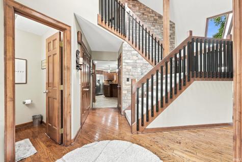 1817 Woodland Lake Pass Fort Wayne IN 46825