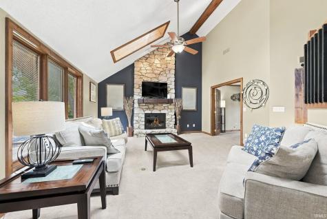 1817 Woodland Lake Pass Fort Wayne IN 46825