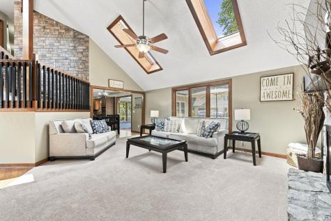 1817 Woodland Lake Pass Fort Wayne IN 46825