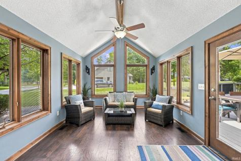 1817 Woodland Lake Pass Fort Wayne IN 46825