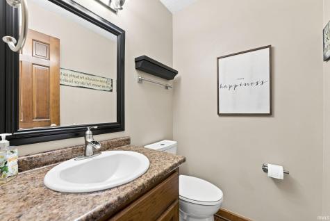 1817 Woodland Lake Pass Fort Wayne IN 46825