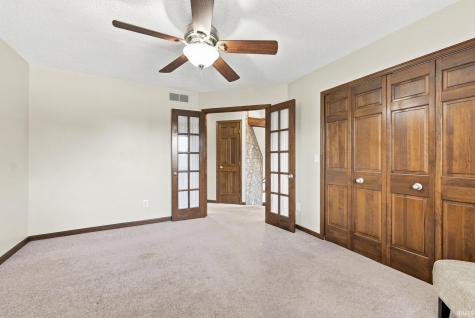 1817 Woodland Lake Pass Fort Wayne IN 46825