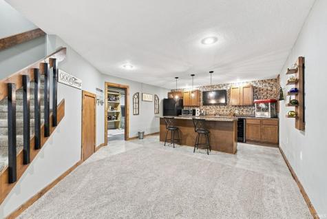 1817 Woodland Lake Pass Fort Wayne IN 46825