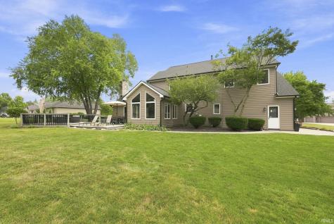 1817 Woodland Lake Pass Fort Wayne IN 46825